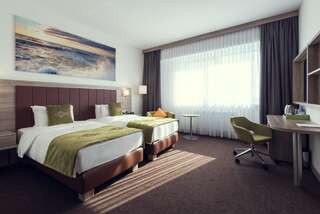 Отель Wyndham Garden Astana Нур-Султан Двухместный номер с 2 отдельными кроватями — Для некурящих-1